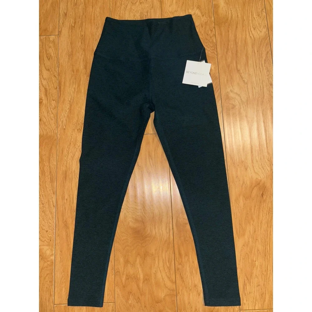 Beyond Yoga Caught in the Midi High Waist Medium Leggings NWT Dark Spruce Green